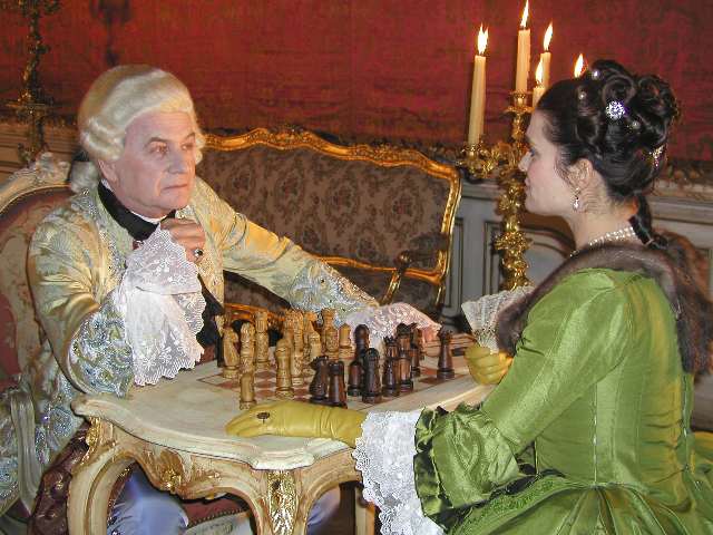Jako král Louis XV ve filmu La Bete du Gévaudan (2003)